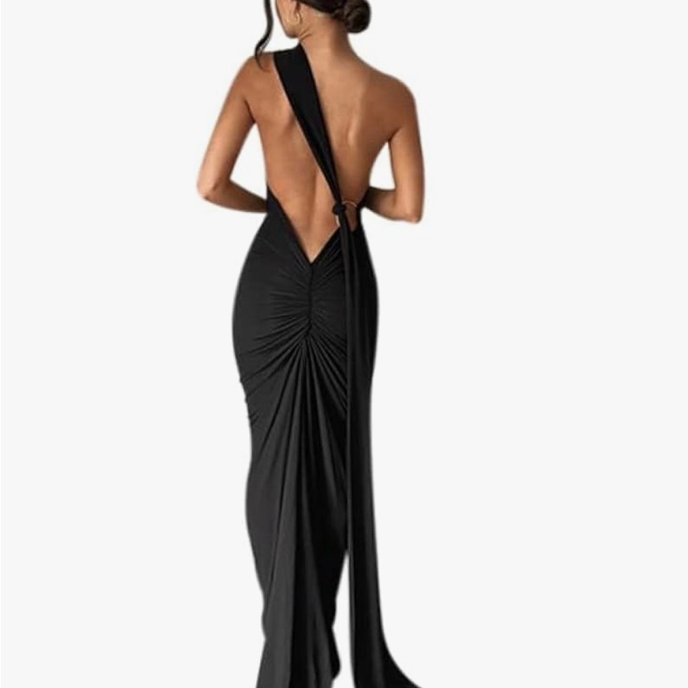 Women’s one shoulder maxi backless dress with O ring to style strap! BNWT